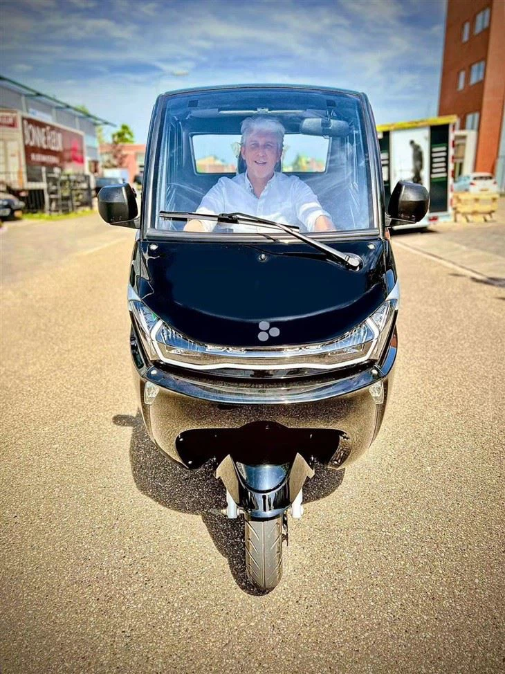 Cheap Price Low Speed Three Wheel Cabin Motorcycle For Sale